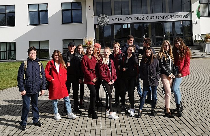 Edukacinė ekskursija. Prie VDU.