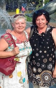 Asta Četrauskienė su sese Daiva.