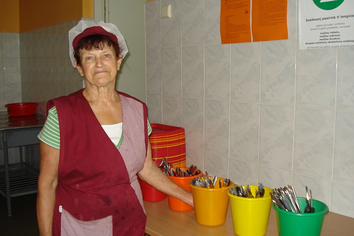 Už švarą ir tvarką valgykloje atsakinga Regina Gudanienė.