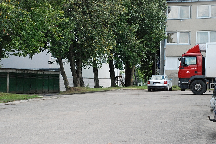 Rekonstravus I. Šeiniaus gatvę, „Maxima“ vidinis kiemas tapo sunkiai pasiekiamas.