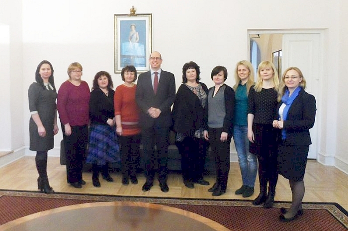 anglų kalbos mokytojų lankėsi  Jungtinės Didžiosios Britanijos ir Šiaurės Airijos Karalystės ambasadoje.