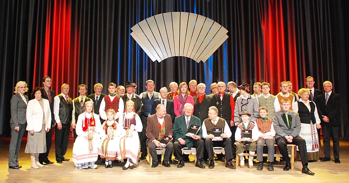 2014 metai vasario 22 diena. XXIV-oji regioninė armonikininkų šventė - varžytuvės. Bendra nuotrauka atsiminimui.
