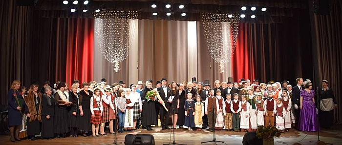 Bendra šventinio koncerto dalyvių nuotrauka