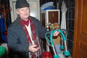 Šio patobulinto vakuuminio melžimo aparato kaina gerokai viršija tūkstantį litų...