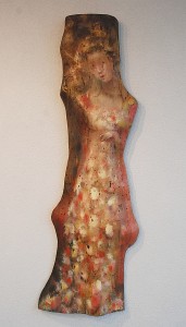 Menininkė iš paprastos lentos sugeba sukurti meno kūrinį.