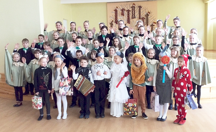 „Garsiukai“ - 2016 metų Lietuvos moksleivių dainų šventės „Tu mums viena“ dalyvis. „Garsiukai“ - 2016 metų Lietuvos moksleivių dainų šventės „Tu mums viena“ dalyvis.