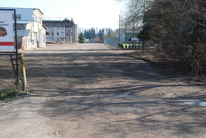 Valdančiajai daugumai nutarus, bus tvarkomas šis problemų keliantis įvažiavimas į Techninių apžiūrų stotį.
