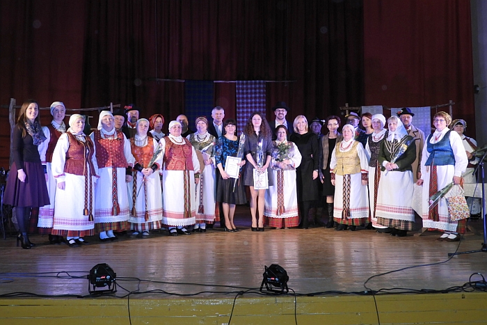 Gelvonų seniūnijos saviveiklininkai po koncerto. Gelvonų seniūnijos saviveiklininkai po koncerto.