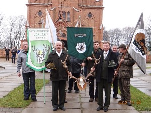 Širvintų medžiotojų draugijai priklausantys klubai jau turi 4 vėliavas.