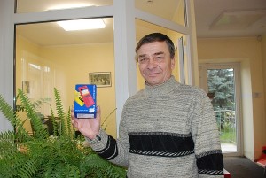 Rimanto Jankausko rankoje - loterijos pagrindinis prizas.
