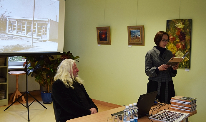 Knygos ištraukas skaito aktorė Jūratė Vilūnaitė.