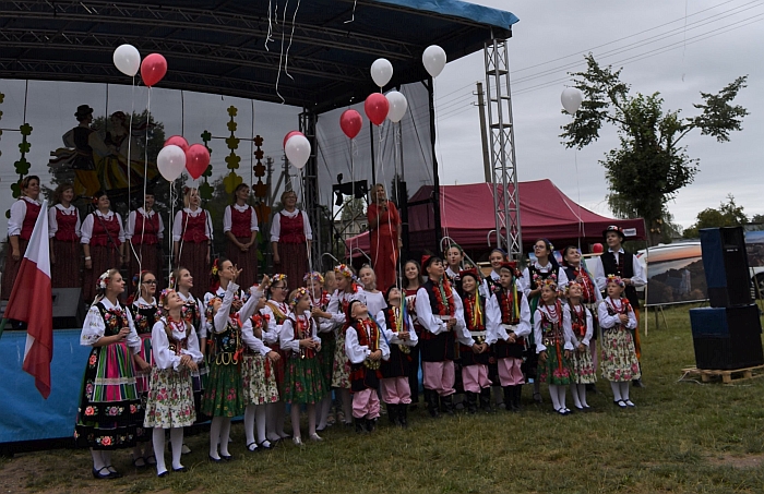 Į dangų kyla balionai...