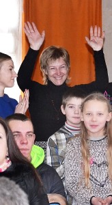 Padėkos ir audringų plojimų sulaukė Juodiškių pradinio ugdymo skyriaus mokytoja Zita Vilkelienė (centre).