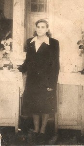 Ilgus metus Kolionijoje gyvenusi 6 vaikų mama Zofija Ragauskienė. Ilgus metus Kolionijoje gyvenusi 6 vaikų mama Zofija Ragauskienė.
