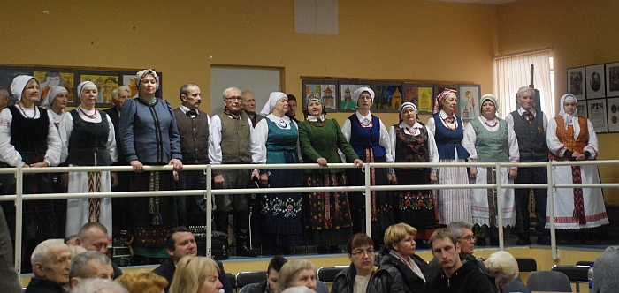 Svečiuose - Lietuvos kariuomenės Vilniaus įgulos karininkų ramovės folkloro ansamblis „Vilnelė“.