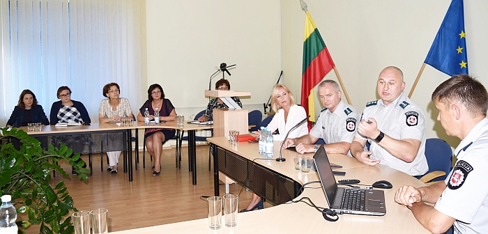 Policijos atstovai apie pertvarką diskutavo su Savivaldybės darbuotojais, rajono Tarybos nariais.