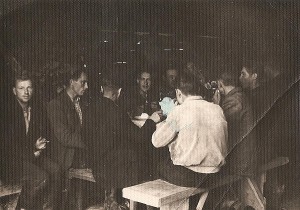 Rugiapjūtės darbų pabaigtuvių šventė kaimo klojime. 1959 metai.