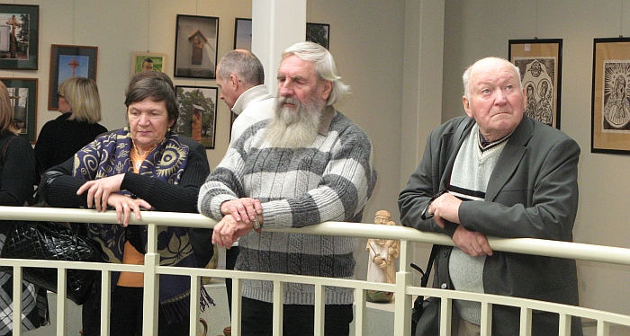 Liudmila ir Povilas Malinauskai bei Julijanas Gridziuška Kelmės kultūros centre. Liudmila ir Povilas Malinauskai bei Julijanas Gridziuška Kelmės kultūros centre.