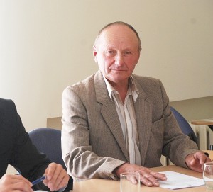 Darbo partijos Alfonsas Romas Maršalka kreipėsi su pasiūlymu dėl rinkėjų, kurie gyvena toli nuo rinkimų apylinkės balsavimo patalpų ar dėl kitų priežasčių, galinčių trukdyti rinkėjams atvykti į balsavimo patalpas, pavėžėjimo organizavimo.