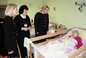 Socialinės apsaugos ir darbo ministrė Algimanta Pabedinskienė lankėsi Širvintų rajono socialinių paslaugų centro globos padalinyje.