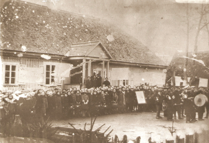 Taip atrodė pirmoji Širvintų miesto mokykla (dabar toje vietoje stovi Širvintų „Atžalyno“ progimnazija).