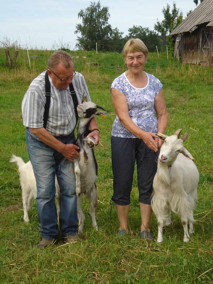 Šeimininkai kviečia širvintiškius su vaikais užsukti ir pasidžiaugti mielais gyvulėliais.
