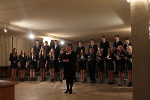 L.Stuokos - Gucevičiaus gimnazijos mišrus choras, vadovaujamas Irenos Vasiliauskienės. L.Stuokos - Gucevičiaus gimnazijos mišrus choras, vadovaujamas Irenos Vasiliauskienės.