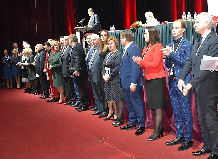 Lietuvos Socialdemokratų darbo partijos Tarybos narys Simas Buinickas (antras iš dešinės)