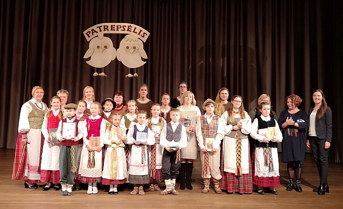 Bendra vyresniųjų „Patrepsėlio“ konkursantų nuotrauka. 