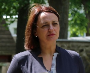 Elona Pečiukaitienė