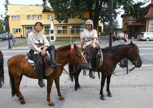 Žygyje „Valdovų meilės keliu“ Krokuvos link. Poilsis Losice mieste Lenkijoje.
