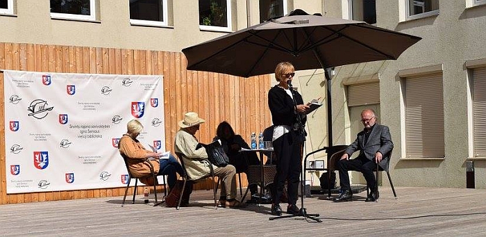Prozininkė Sara Poisson skaitė prozą apie ilgesį ir meilę. Prozininkė Sara Poisson skaitė prozą apie ilgesį ir meilę.