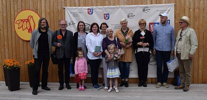 Nuotrauka prisiminimui - (iš kairės į dešinę) Albinas Galinis, Alvydas Jegelevičius, Ugnė Trumpickaitė, Vaiva Daugėlienė, Almutė Kanapienienė, Danutė Miliukienė, Laima Kreivytė, Sara Poisson, Marts Pujats, Romas Sadauskas. Nuotrauka prisiminimui - (iš kairės į dešinę) Albinas Galinis, Alvydas Jegelevičius, Ugnė Trumpickaitė, Vaiva Daugėlienė, Almutė Kanapienienė, Danutė Miliukienė, Laima Kreivytė, Sara Poisson, Marts Pujats, Romas Sadauskas.