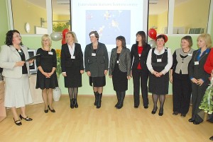 Švietimo centre ir Pedagoginėje psichologinėje tarnyboje dirbančios specialistės džiaugiasi naujomis patalpomis, kurios palengvins darbą. 
