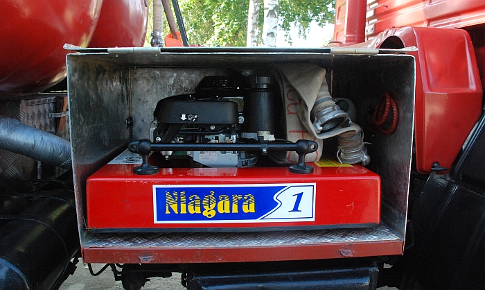 Plaukiojantis motorinis vandens siurblys „Niagara“.