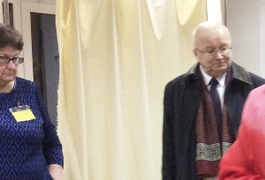 Teko įsikišti net Zenonui Vaigauskui, kad Meilutė Saidienė (kairėje) suteiktų prašomą informaciją. 