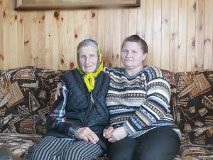 „Ir niekas kitas mums nepadės, jei pačios sau nepadėsime,“ - sako Monika Sauliūnienė (kairėje) ir Vilija Gurskienė (dešinėje). „Ir niekas kitas mums nepadės, jei pačios sau nepadėsime,“ - sako Monika Sauliūnienė (kairėje) ir Vilija Gurskienė (dešinėje).