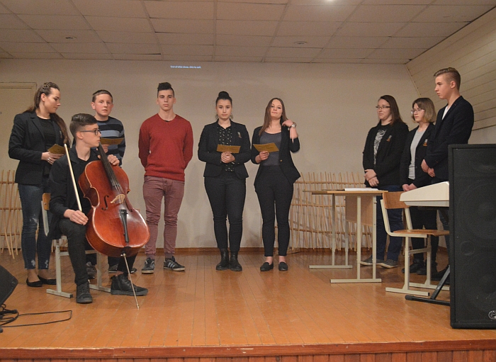 Širvintų Lauryno Stuokos-Gucevičiaus gimnazijos mokiniai džiugino muzikos ir poetinio žodžio derme.