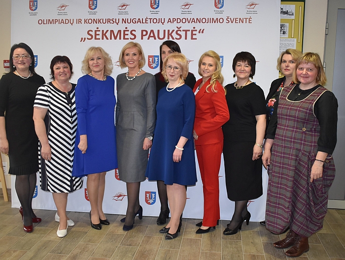 Padėkos žodžių nusipelnė Švietimo centro komanda, suorganizavusi gražią šventę „Sėkmės paukštė“.