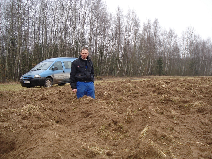 Dariaus Šepkaus manymu, opi šernų problema turėtų būti sprendžiama valstybės lygmeniu, iniciatyva turėtų eiti iš viršaus. Dariaus Šepkaus manymu, opi šernų problema turėtų būti sprendžiama valstybės lygmeniu, iniciatyva turėtų eiti iš viršaus.