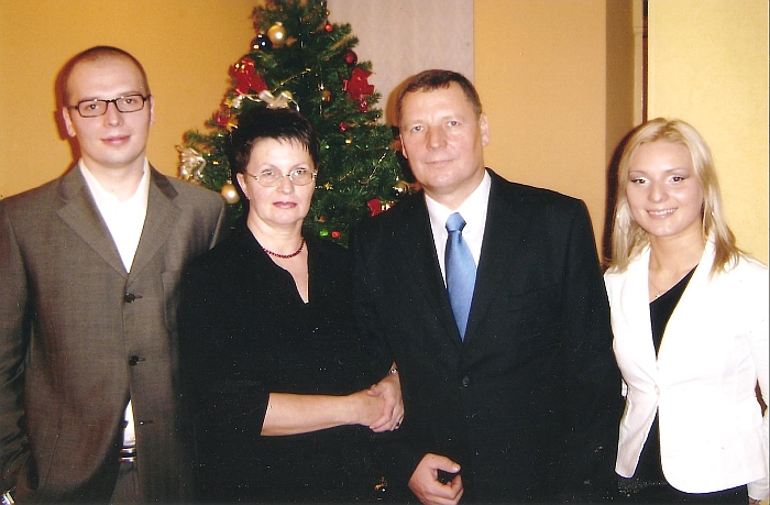Rita Stankevičienė su vyru Jonu, vaikais Pauliumi ir Migle. 2004 m.