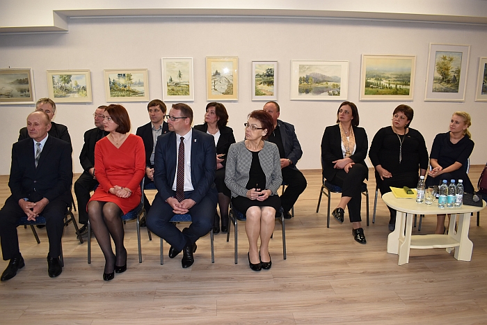 Merė dėkojo valdančiosios koalicijos tarybos nariams už palaikymą ir bendrą darbą. Nuotraukoje: Alfonsas Romas Maršalka, Romas Zibalas, Vilma Bartusevičienė, Remigijus Bonikatas, Rimas Stepaitis, Marija Gudonienė, Daiva Puzinienė, Darius Valkauskas, Zenonas Miselis, Irena Vasiliauskienė. Merė dėkojo valdančiosios koalicijos tarybos nariams už palaikymą ir bendrą darbą. Nuotraukoje: Alfonsas Romas Maršalka, Romas Zibalas, Vilma Bartusevičienė, Remigijus Bonikatas, Rimas Stepaitis, Marija Gudonienė, Daiva Puzinienė, Darius Valkauskas, Zenonas Miselis, Irena Vasiliauskienė.
