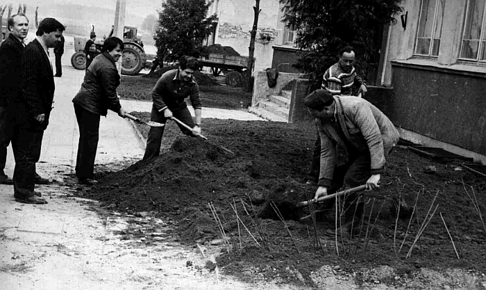Širvintų pašto darbuotojų talka. 