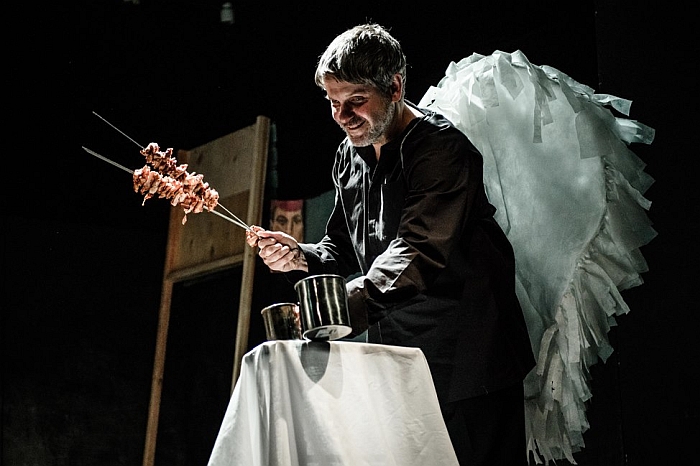 Scena iš Jaunimo teatro spektaklio „Šveikas“.