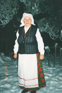 Marcelė - ilgametė Gelvonų filialo folkloro ansamblio „Savingė“ dalyvė 