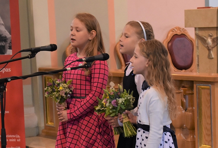 Tėvo dienos renginys Širvintų bažnyčioje Tėvo dienos renginys Širvintų bažnyčioje