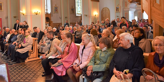 Tėvo dienos renginys Širvintų bažnyčioje Tėvo dienos renginys Širvintų bažnyčioje