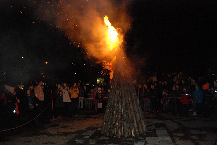 Užgavėnių šventę, laikantis tradicijų, vainikavo Morės deginimas.