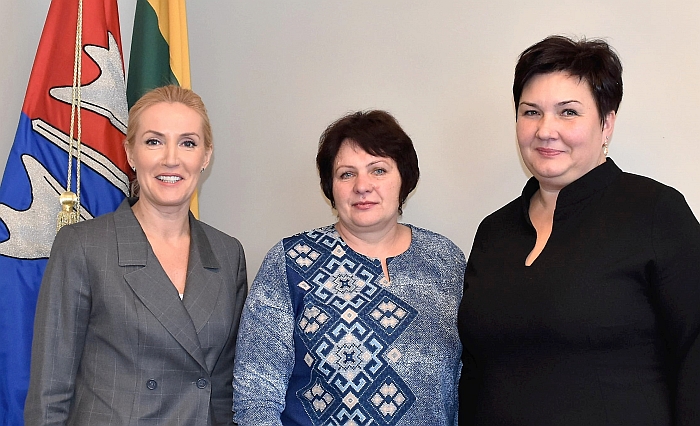 Merė Živilė Pinskuvienė su naujosiomis miesto darželių vadovėmis Rita Sinkevičiene ir Sondra Bartuliene
