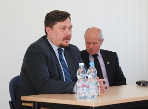 Almantas Petkus sakė, kad gyventojams neliks kitos išeities, tik jungtis prie viešųjų vandentiekio ir kanalizacijos tinklų.